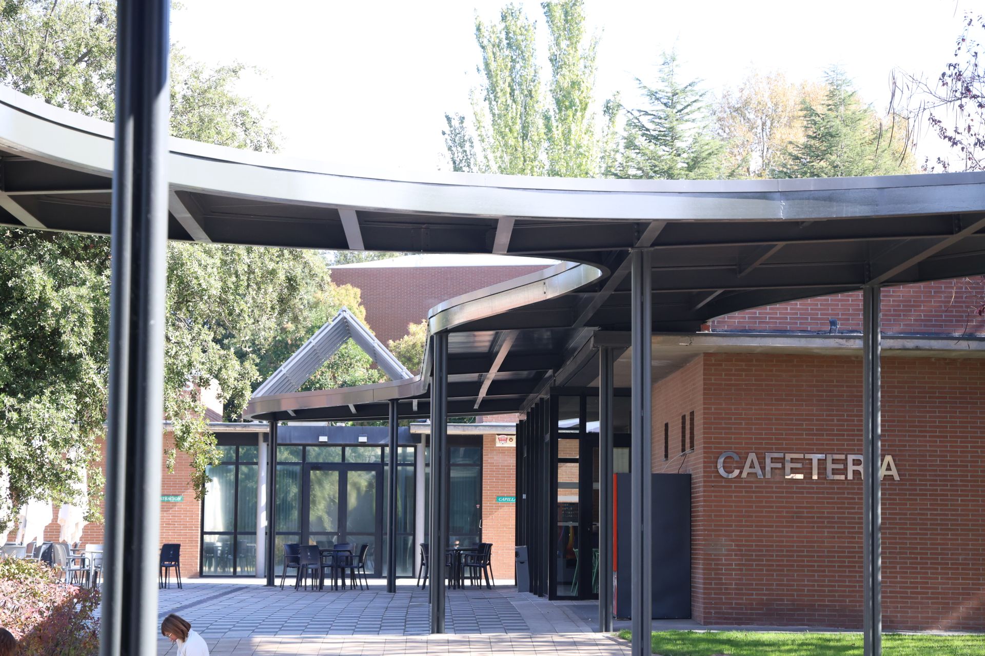 En imágenes la ampliación y reforma del tanatorio de las Contiendas