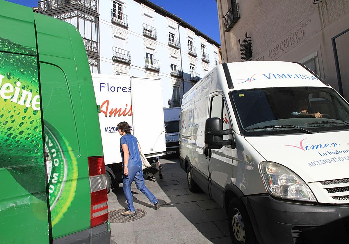 Carga y descarga en la Calle Real.
