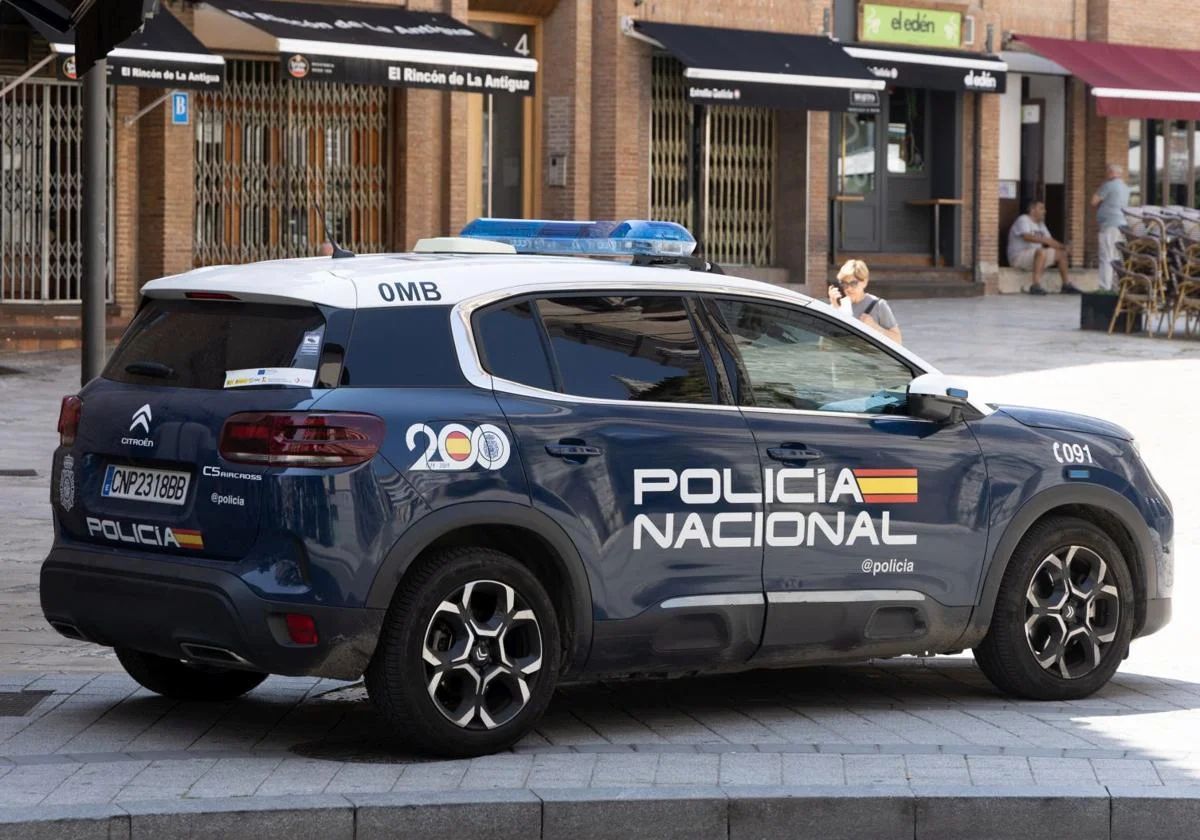 Coche del a Policía Nacional en Valladolid, en una imagen de archivo.