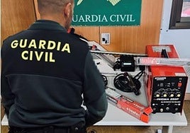 Objetos sustraídos que han sido recuperados por la Guardia Civil.
