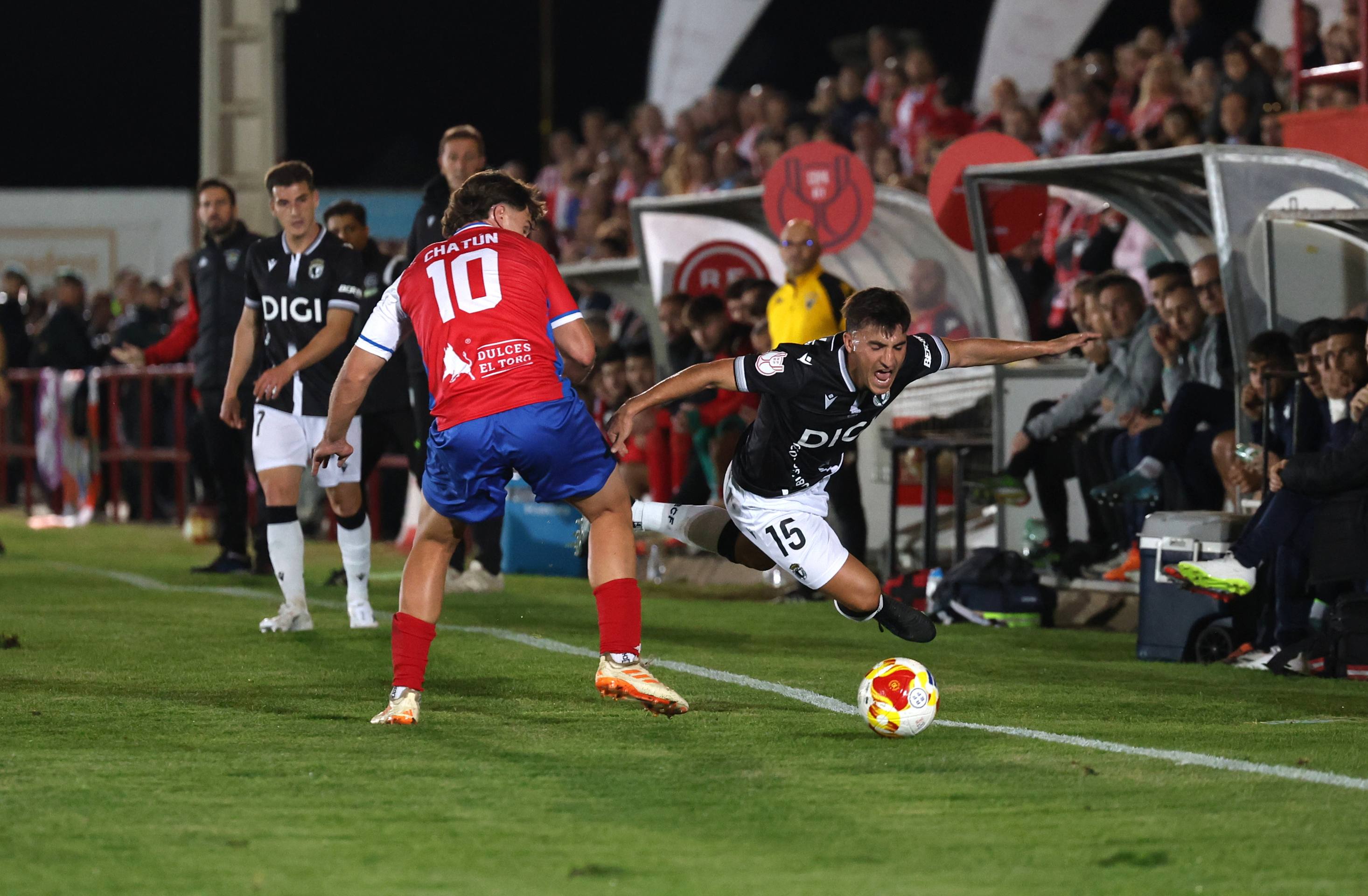 Las imágenes de la derrota del Atlético Tordesillas ante el Burgos CF