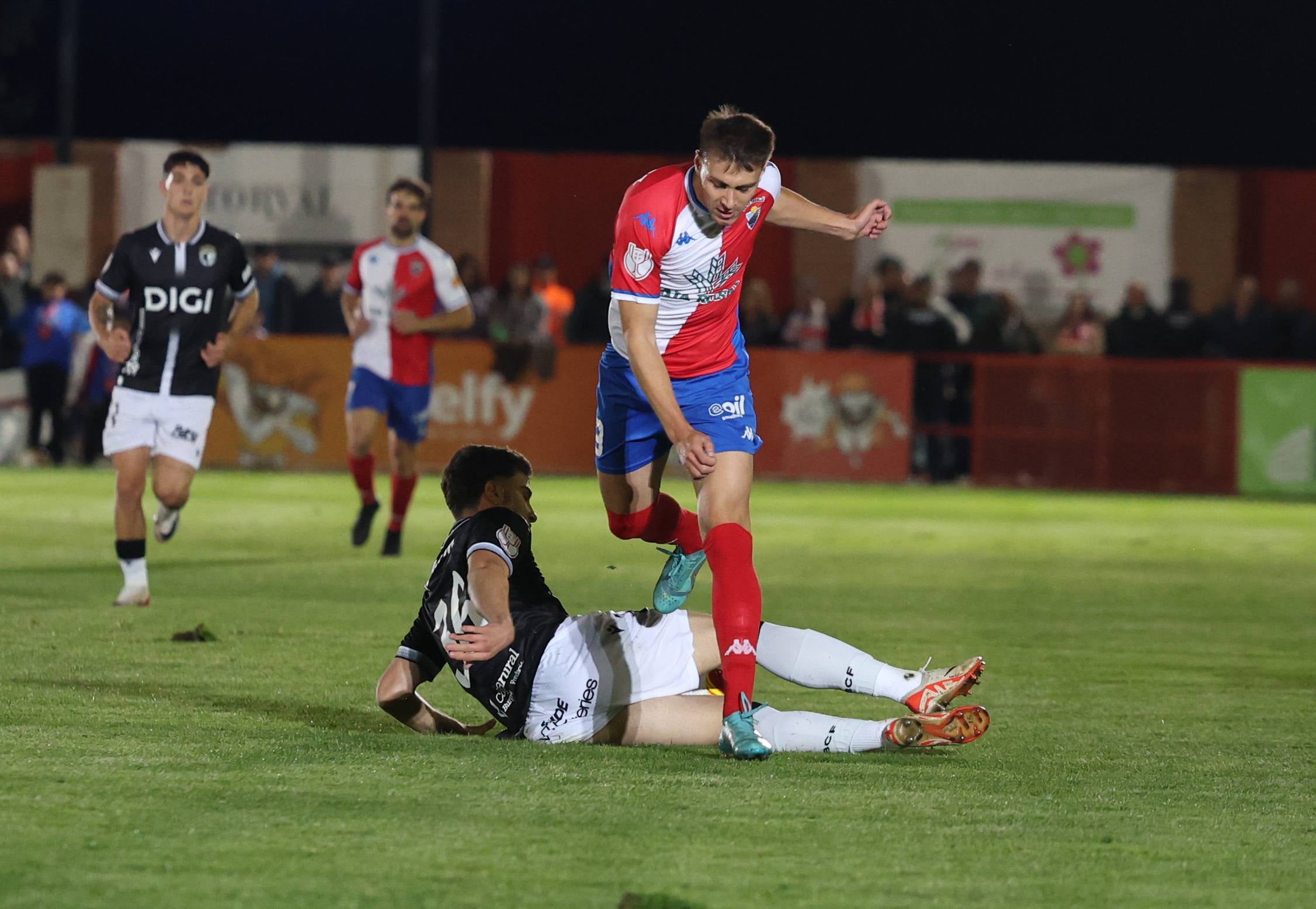 Las imágenes de la derrota del Atlético Tordesillas ante el Burgos CF