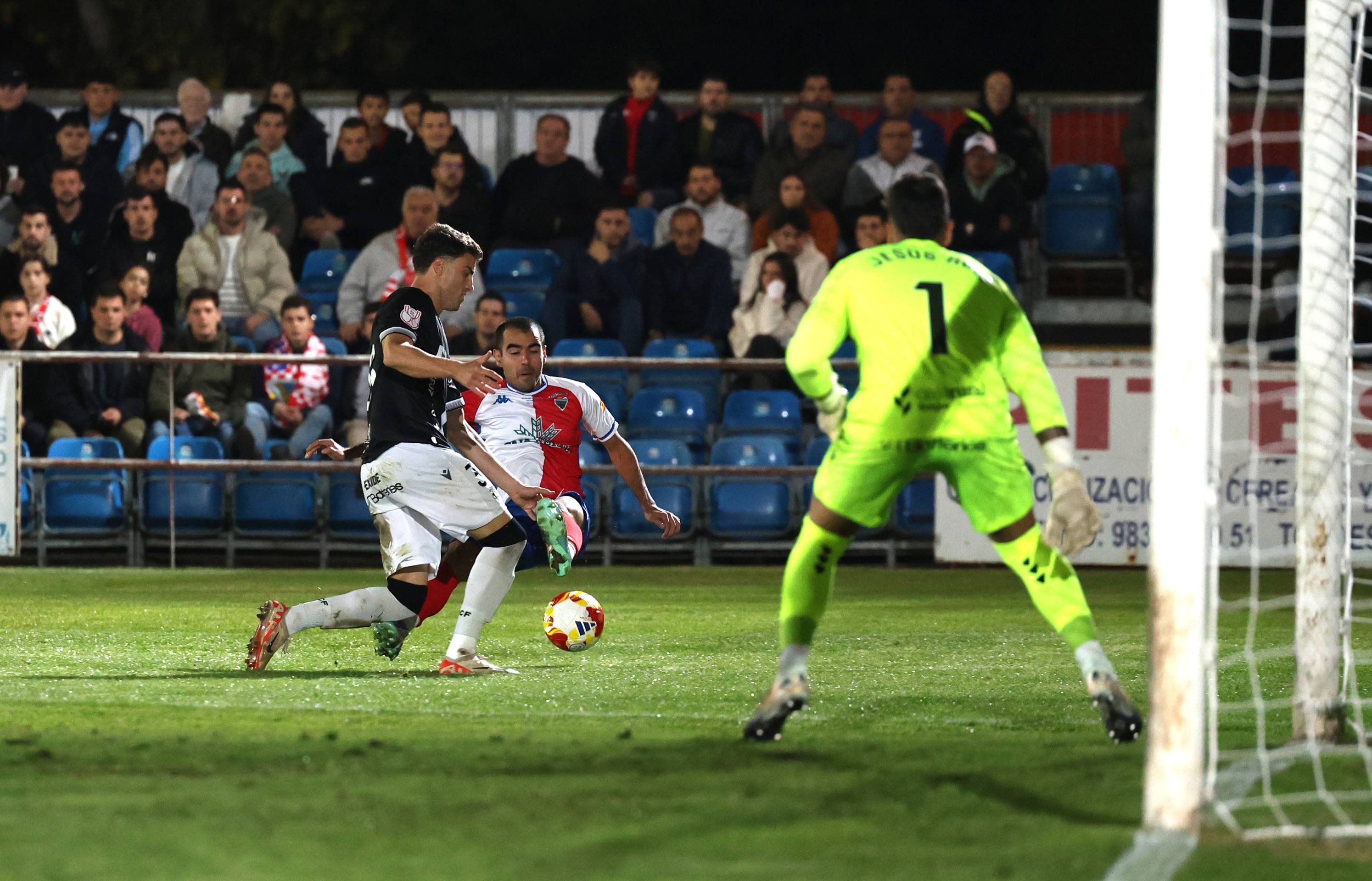 Las imágenes de la derrota del Atlético Tordesillas ante el Burgos CF