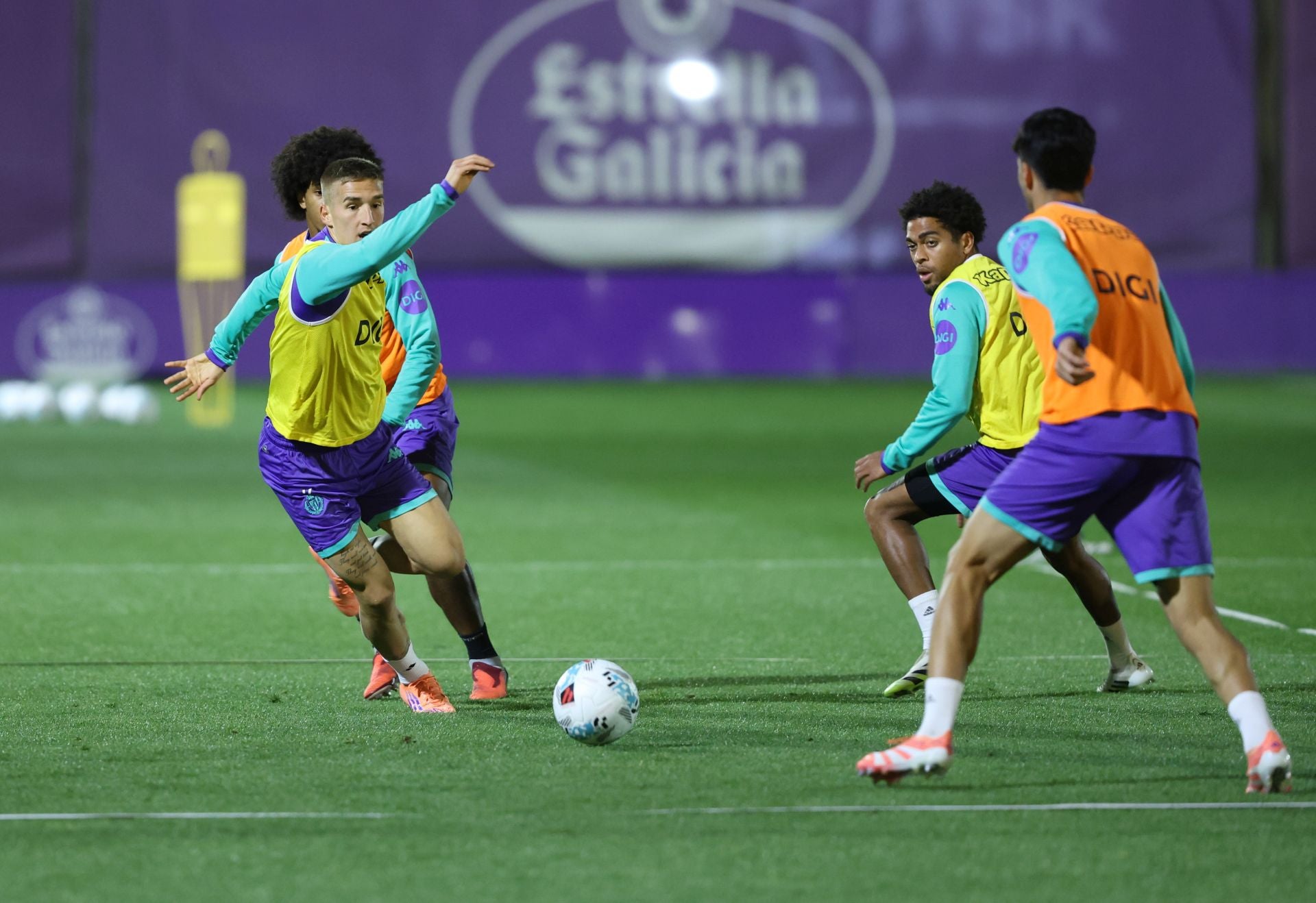 En imágenes el entrenamiento del Real Valladolid tras la eliminación en Copa del Rey ante el Club Portugalete