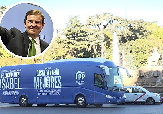 Autobús del PP de Castilla y León circulando por Madrid en imágenes difundidas este lunes por los populares y en detalle, Alfonso Fernández Mañueco ese día.