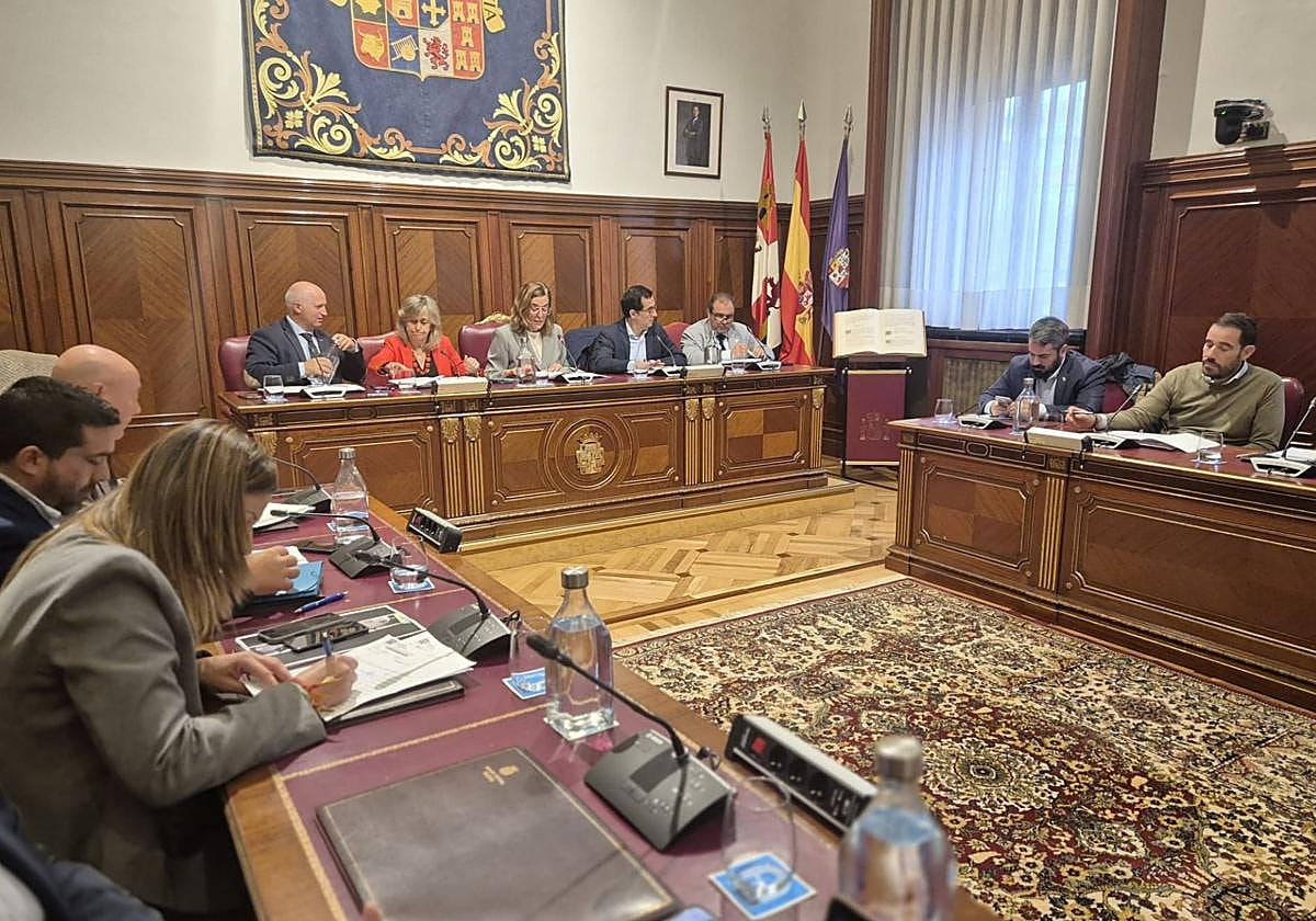 Imagen del pleno de la Diputación de este último jueves de octubre.