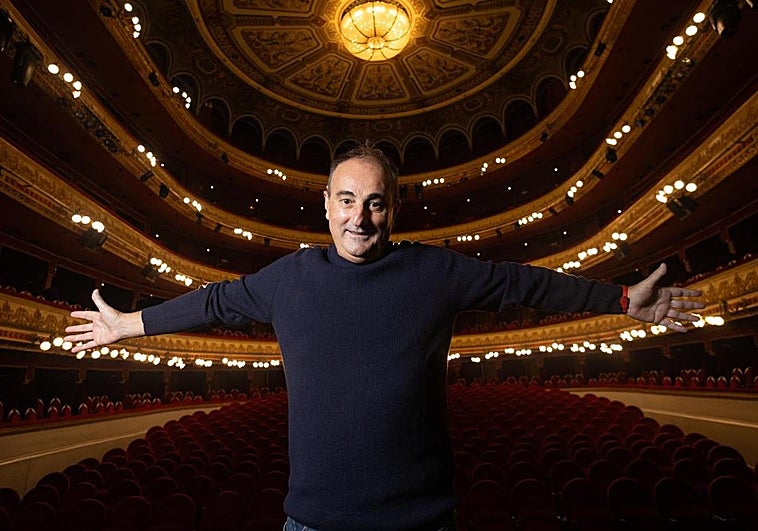 Manel Iglesias, director de la gala de clausura de Seminci, en el teatro Calderón.