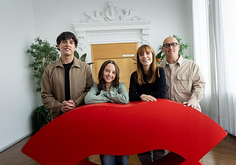 El equipo de 'Yakarta' (Diego San José, Carla Quílez, Elena Trapé y Javier Cámara) presenta la serie en la Seminci.