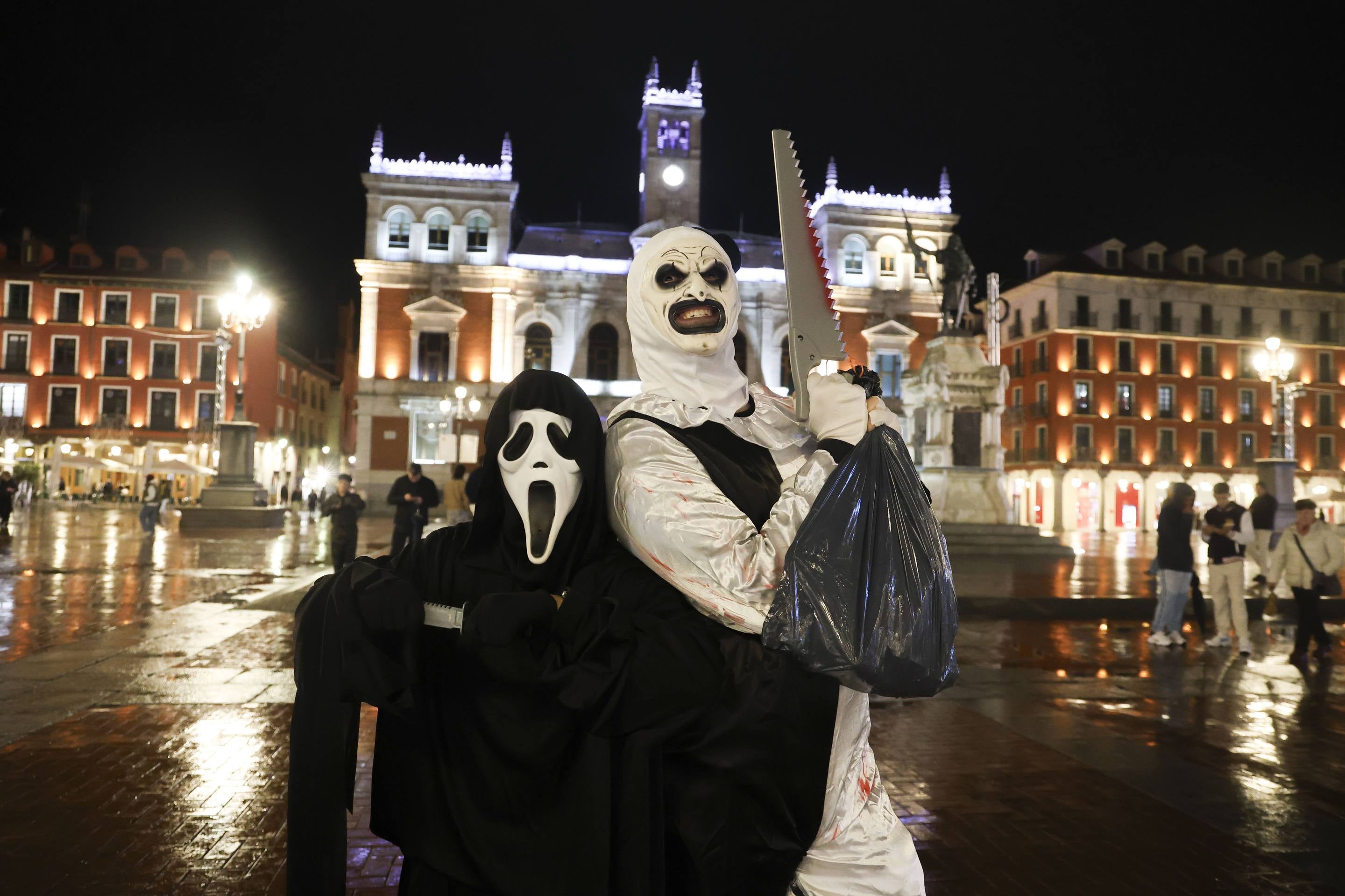 Las imágenes de la noche de Halloween en Valladolid
