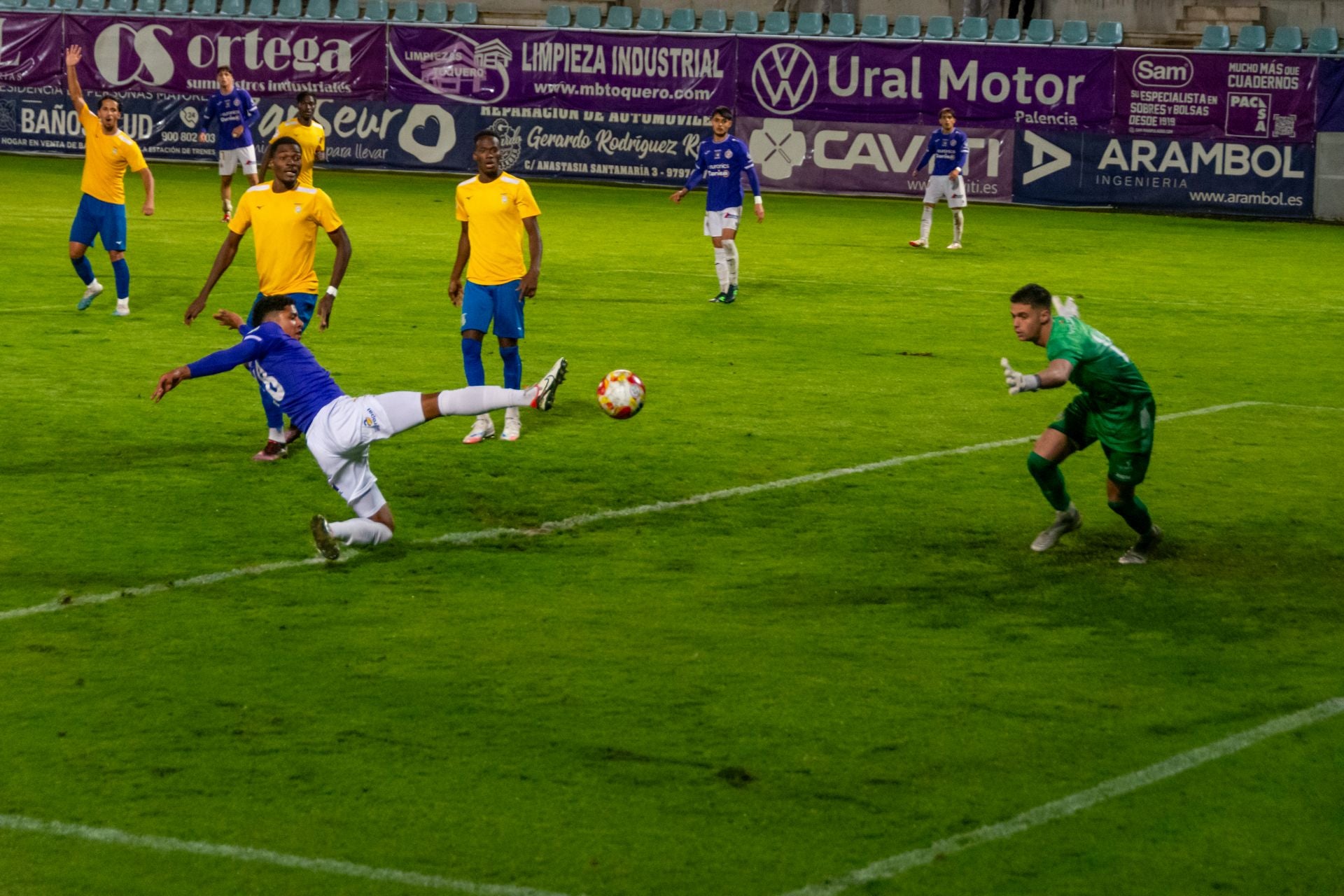 El Palencia Cristo sigue en lo alto de la tabla