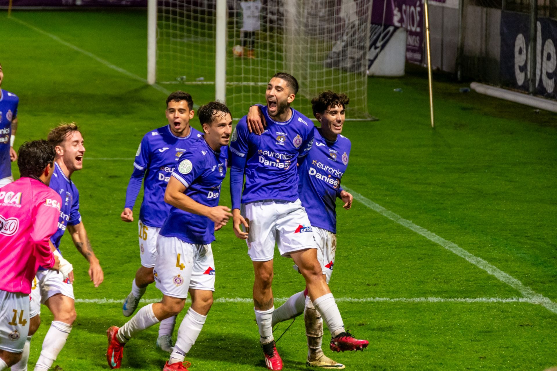 El Palencia Cristo sigue en lo alto de la tabla