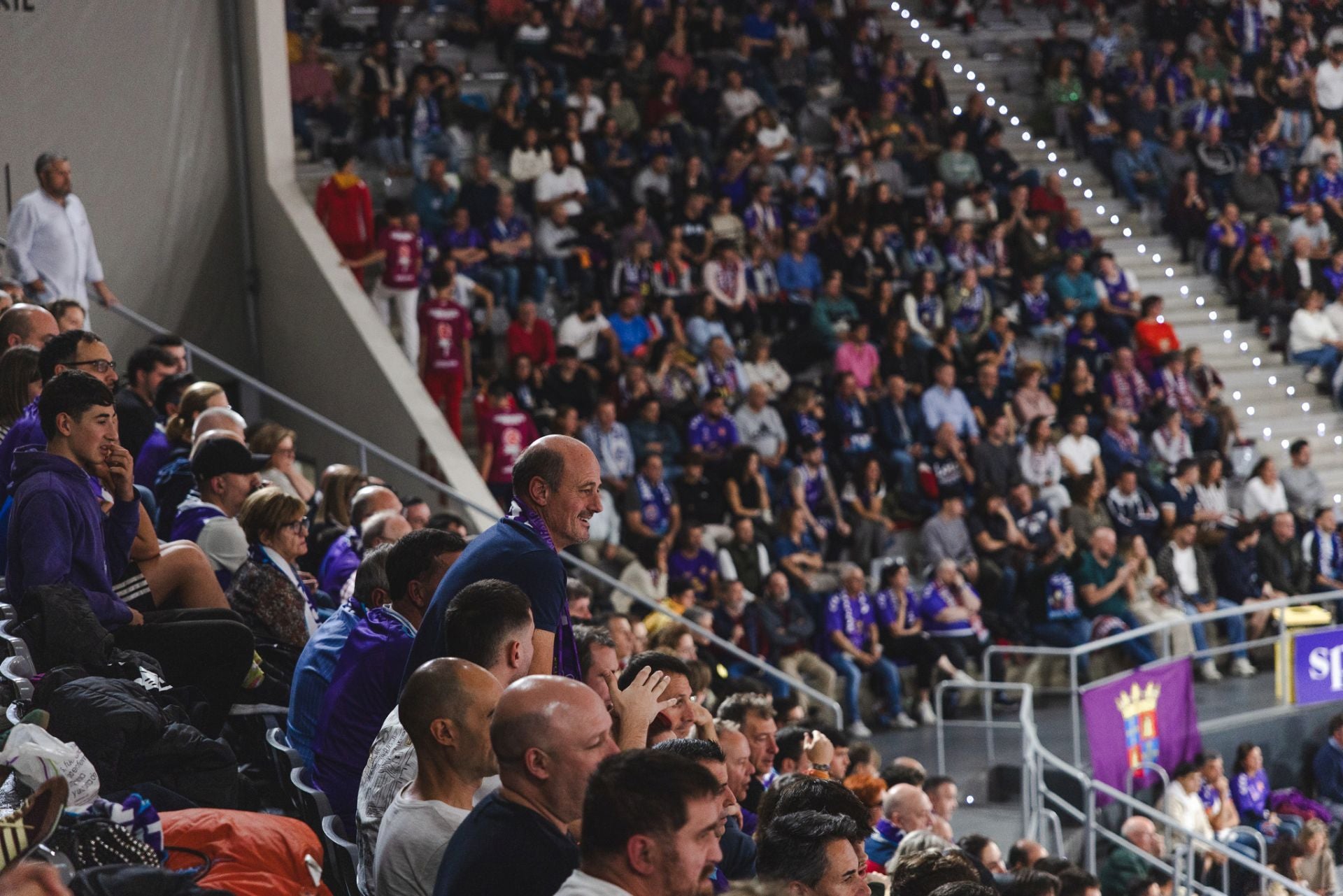 Búscate en las gradas del Súper Agropal Palencia-Alicante