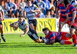 Un placaje en el partido disputado el curso pasado en Pepe Rojo.