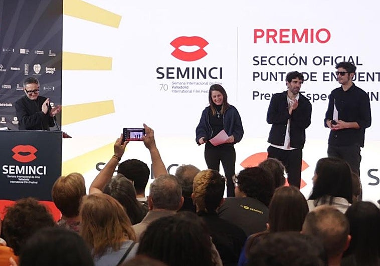 Lectura del palmarés, en el Salón de los Espejos de Calderón.