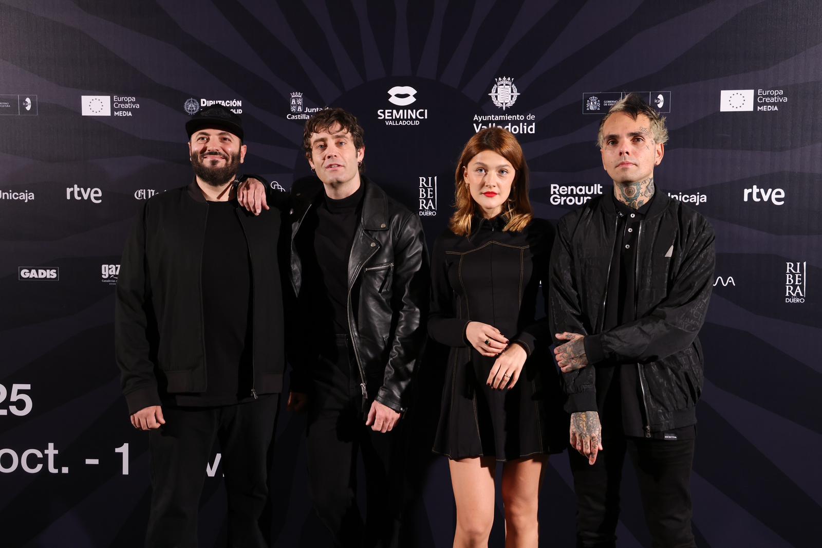 Los integrantes del grupo La la Love You.