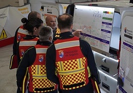 Profesionales del servicio de bomberos de la Diputación.