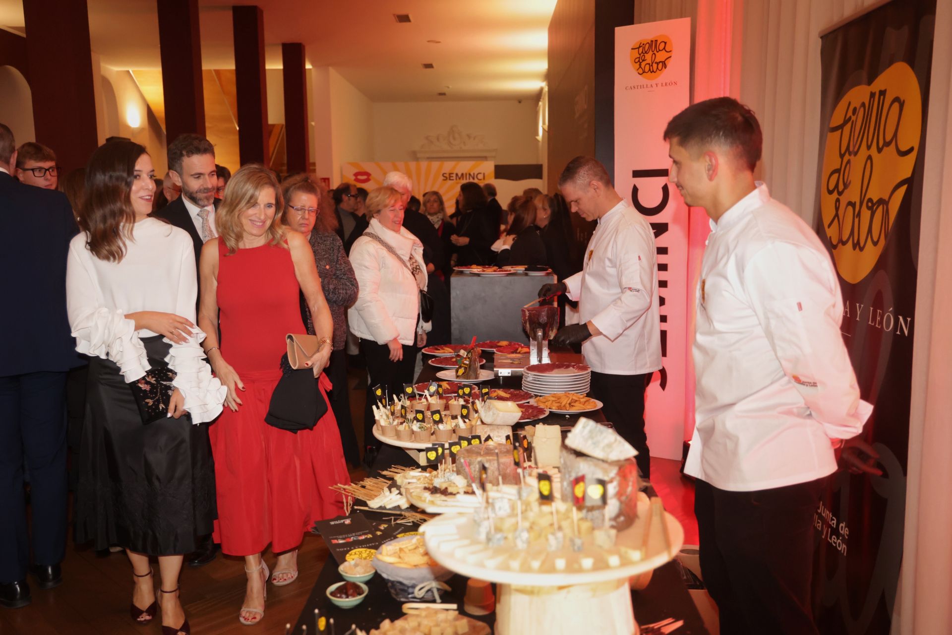 Cóctel de clausura de la 70 Seminci en el Salón de los Espejos del Teatro Calderón