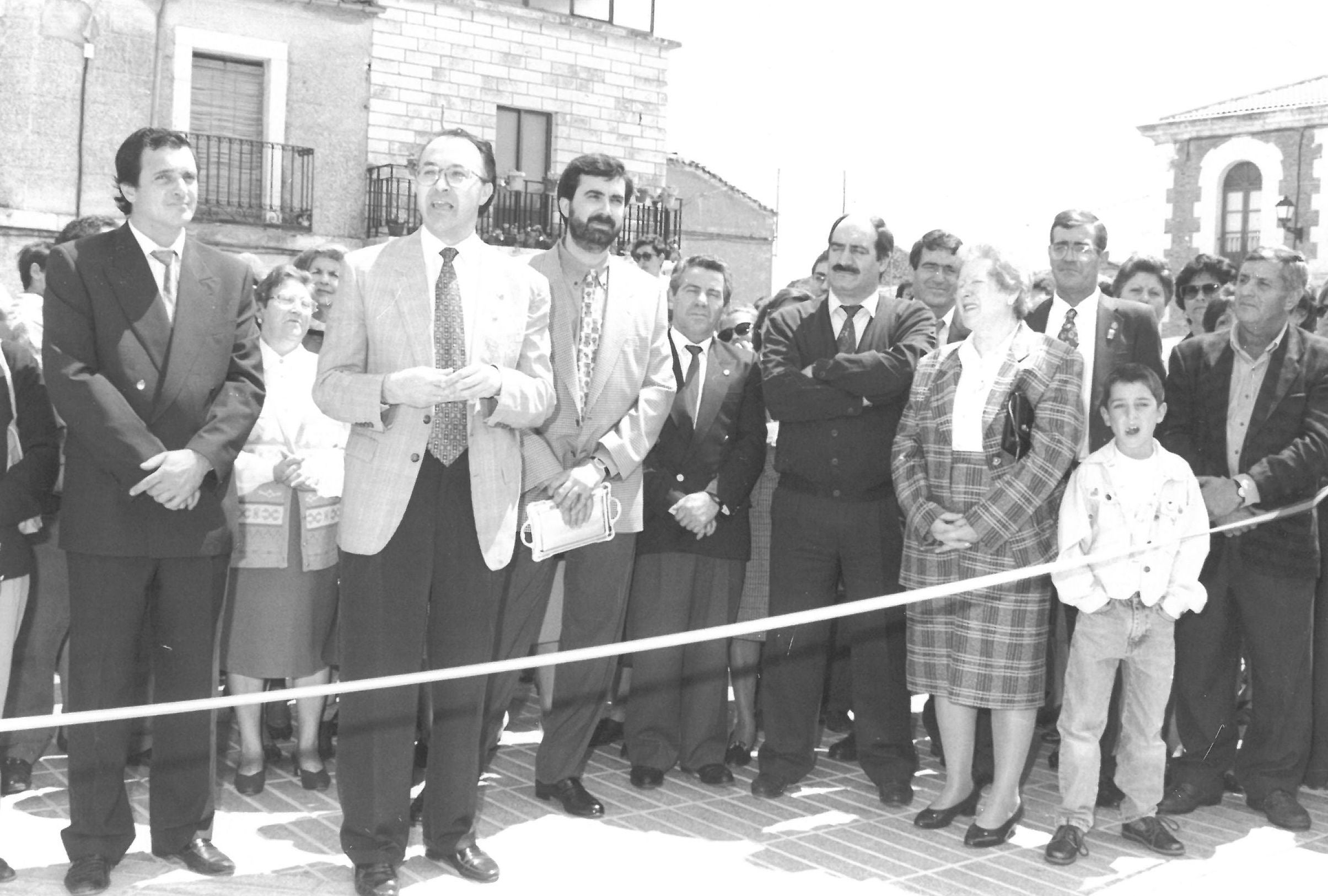 Inauguración de la Plaza Mayor del municipio. 15 de mayo de 1996.