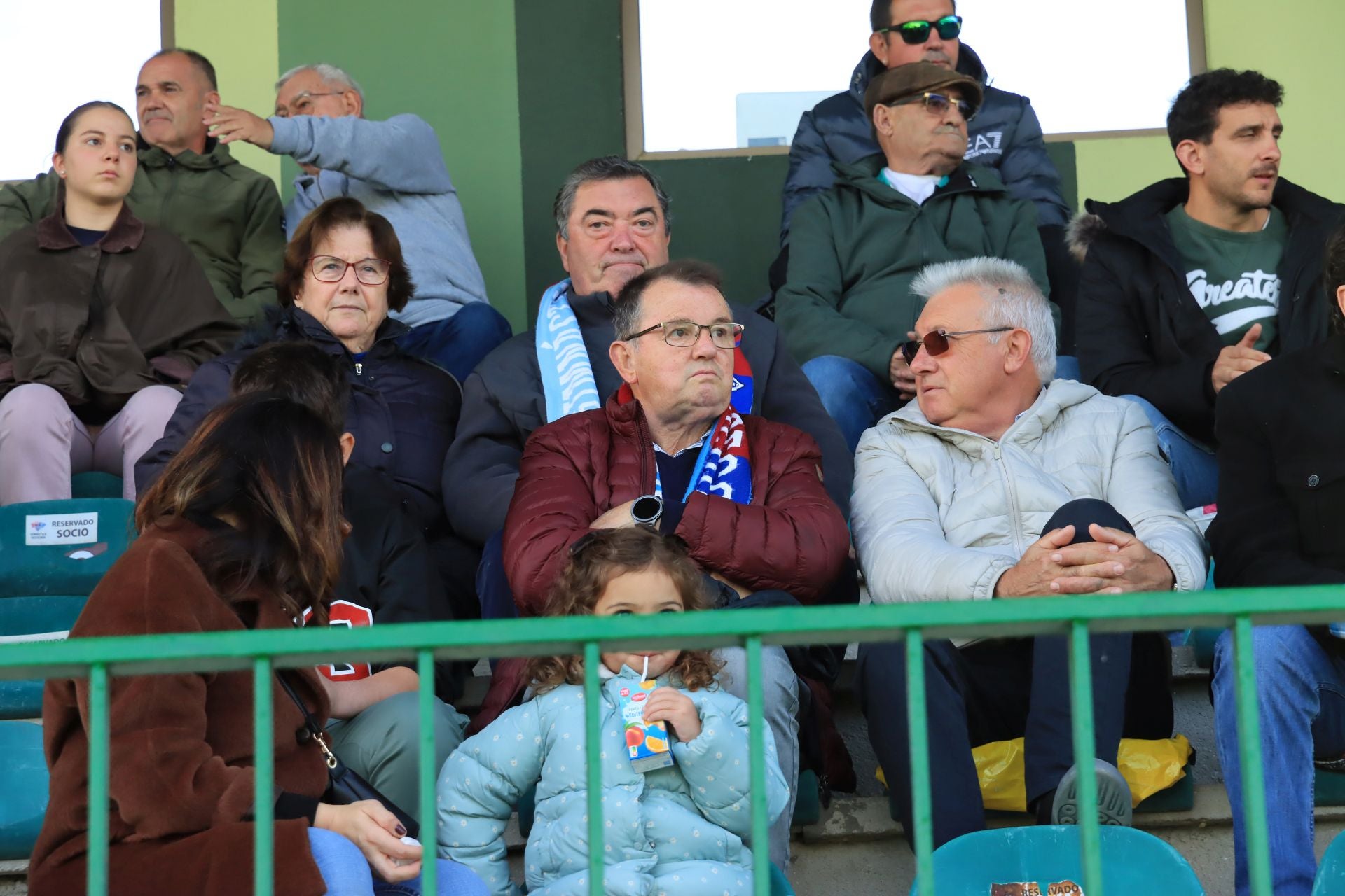 Búscate en las gradas de La Albuera durante el partido de la Segoviana