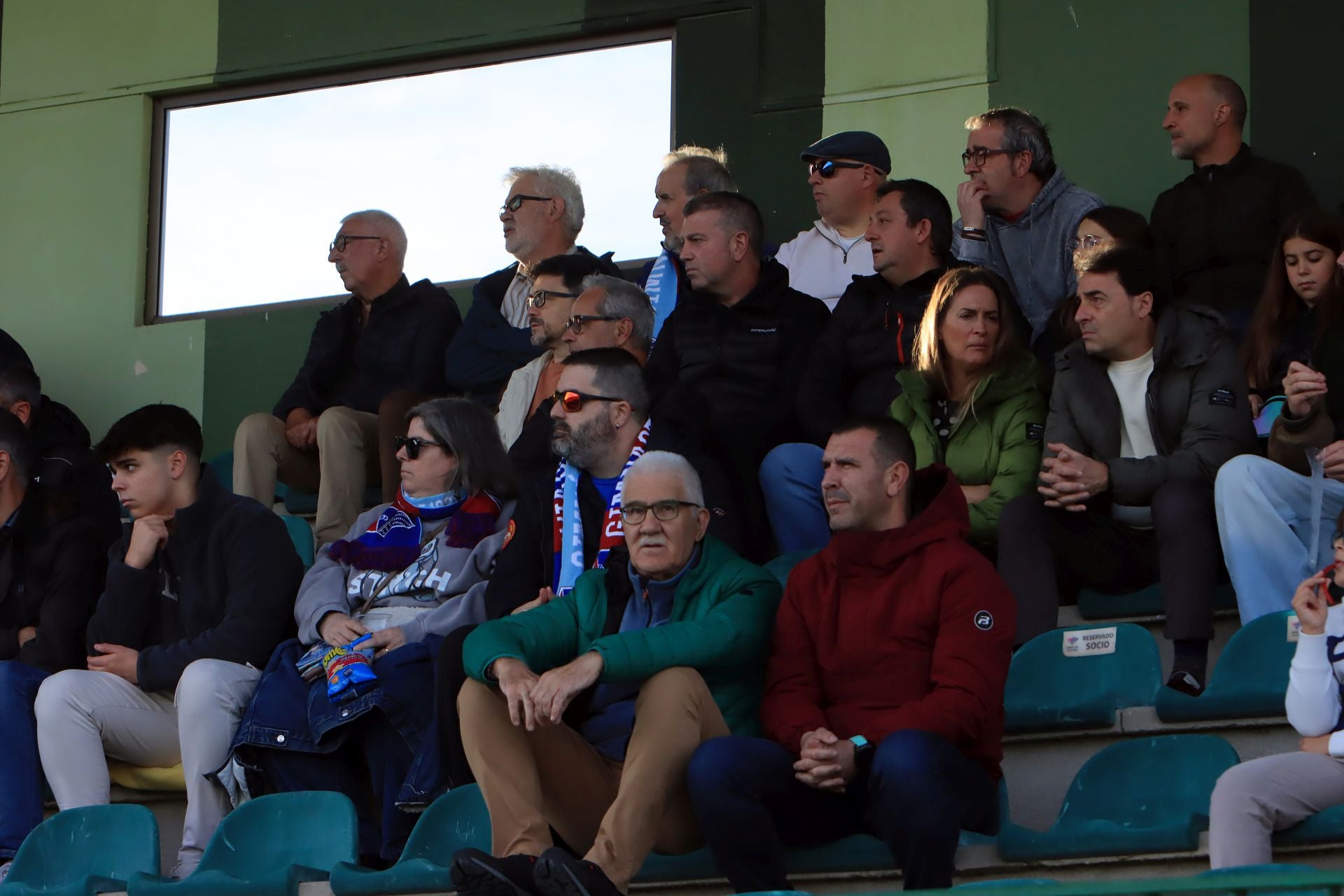 Búscate en las gradas de La Albuera durante el partido de la Segoviana