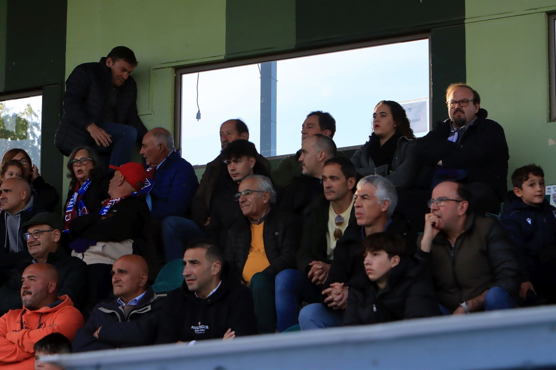 Búscate en las gradas de La Albuera durante el partido de la Segoviana