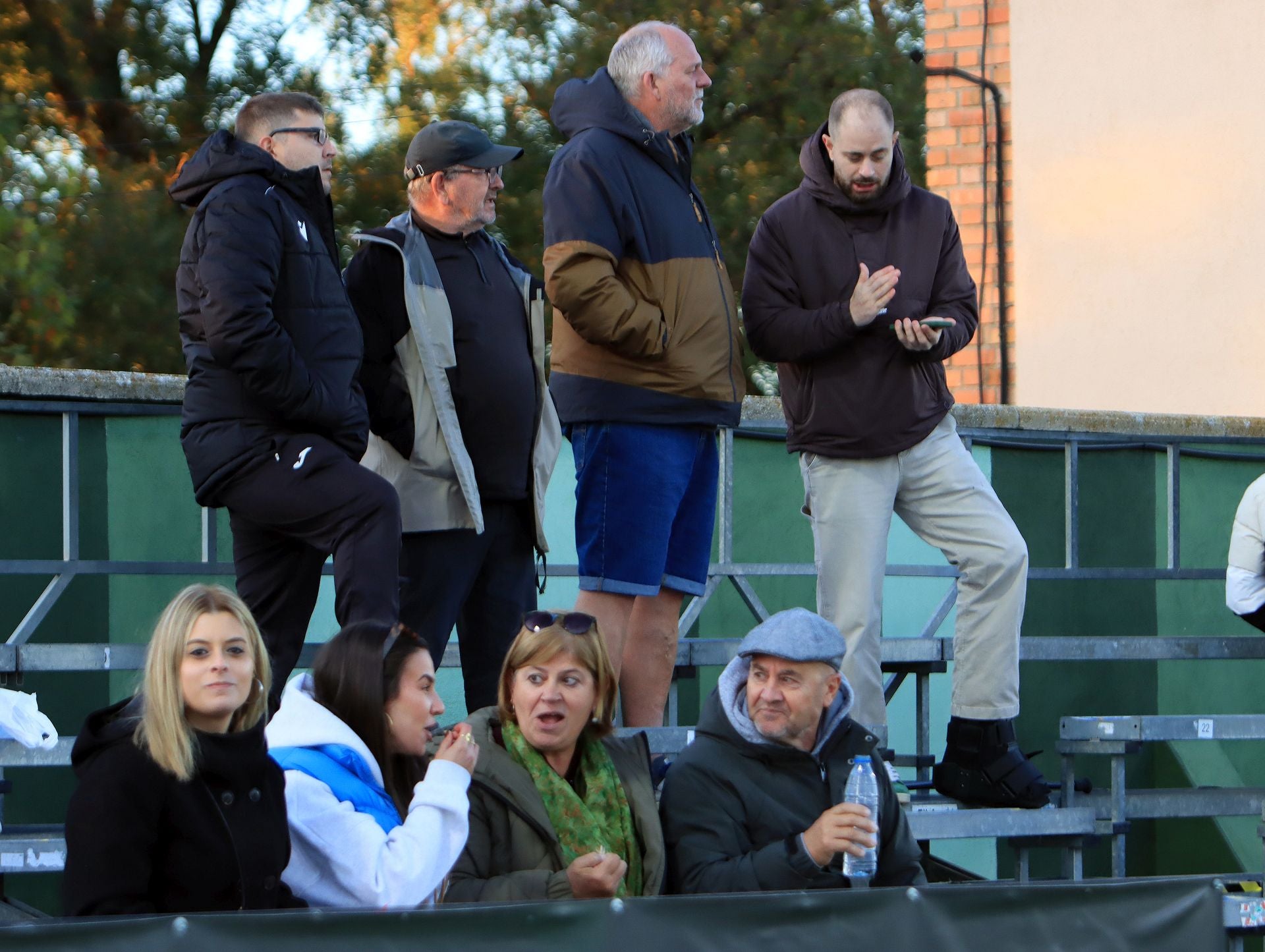 Búscate en las gradas de La Albuera durante el partido de la Segoviana