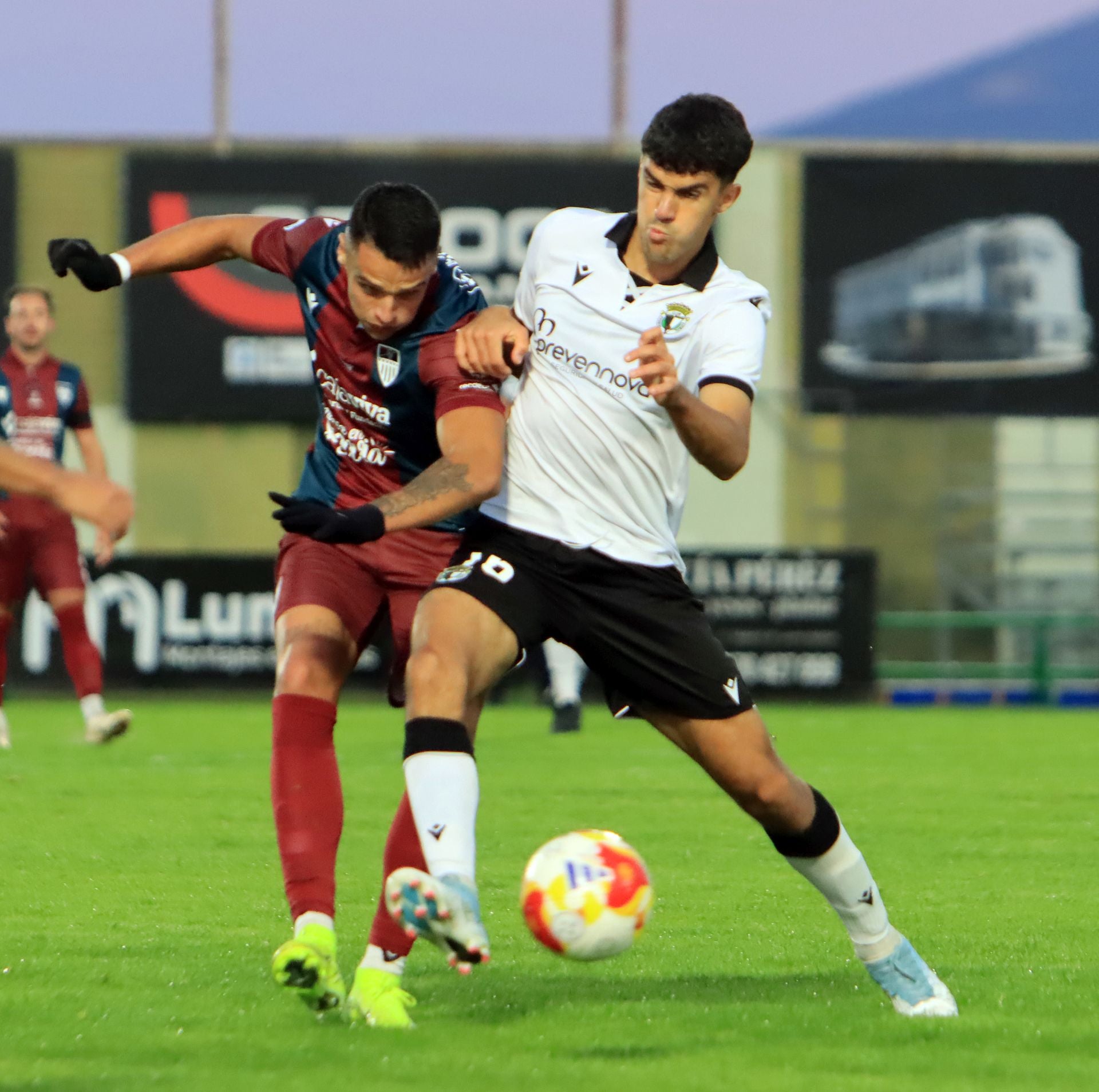 Fotos del partido entre la Segoviana y el Burgos Promesas