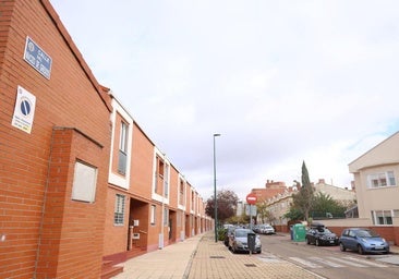 A la venta un chalé con okupas por 107.000 euros que incluye el desalojo en el precio