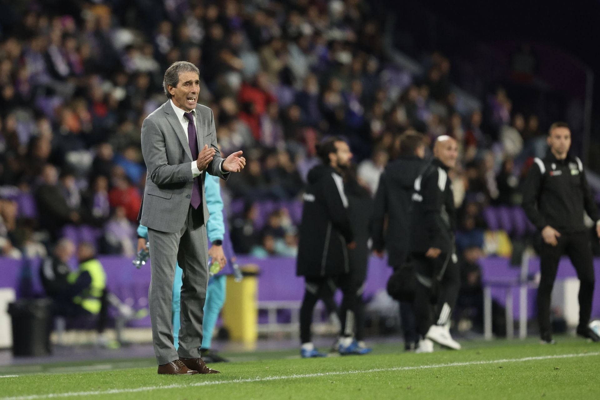 Las imágenes del partido entre el Real Valladolid y el Granada