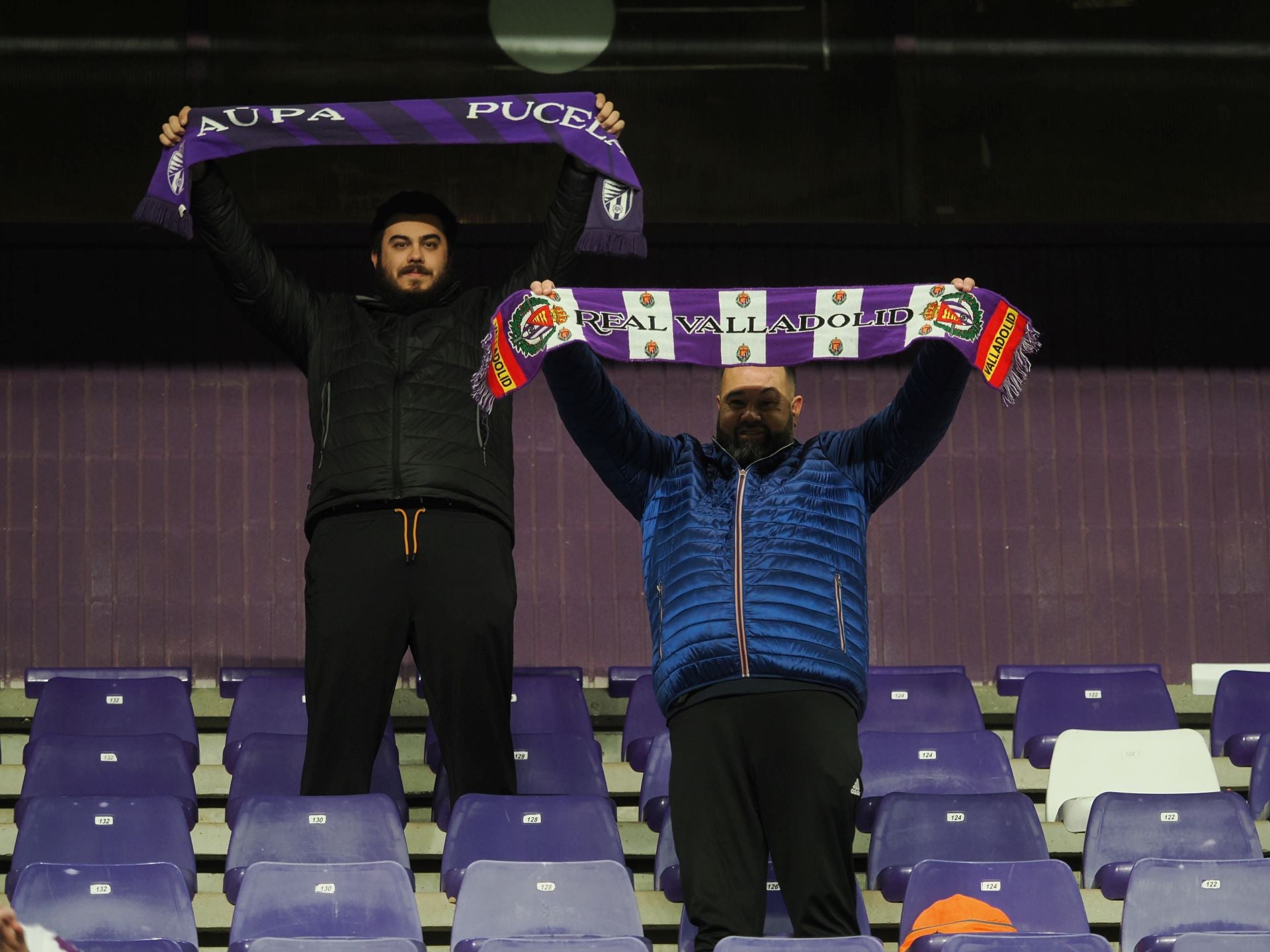 Búscate en la grada del estadio José Zorrilla (1/4)