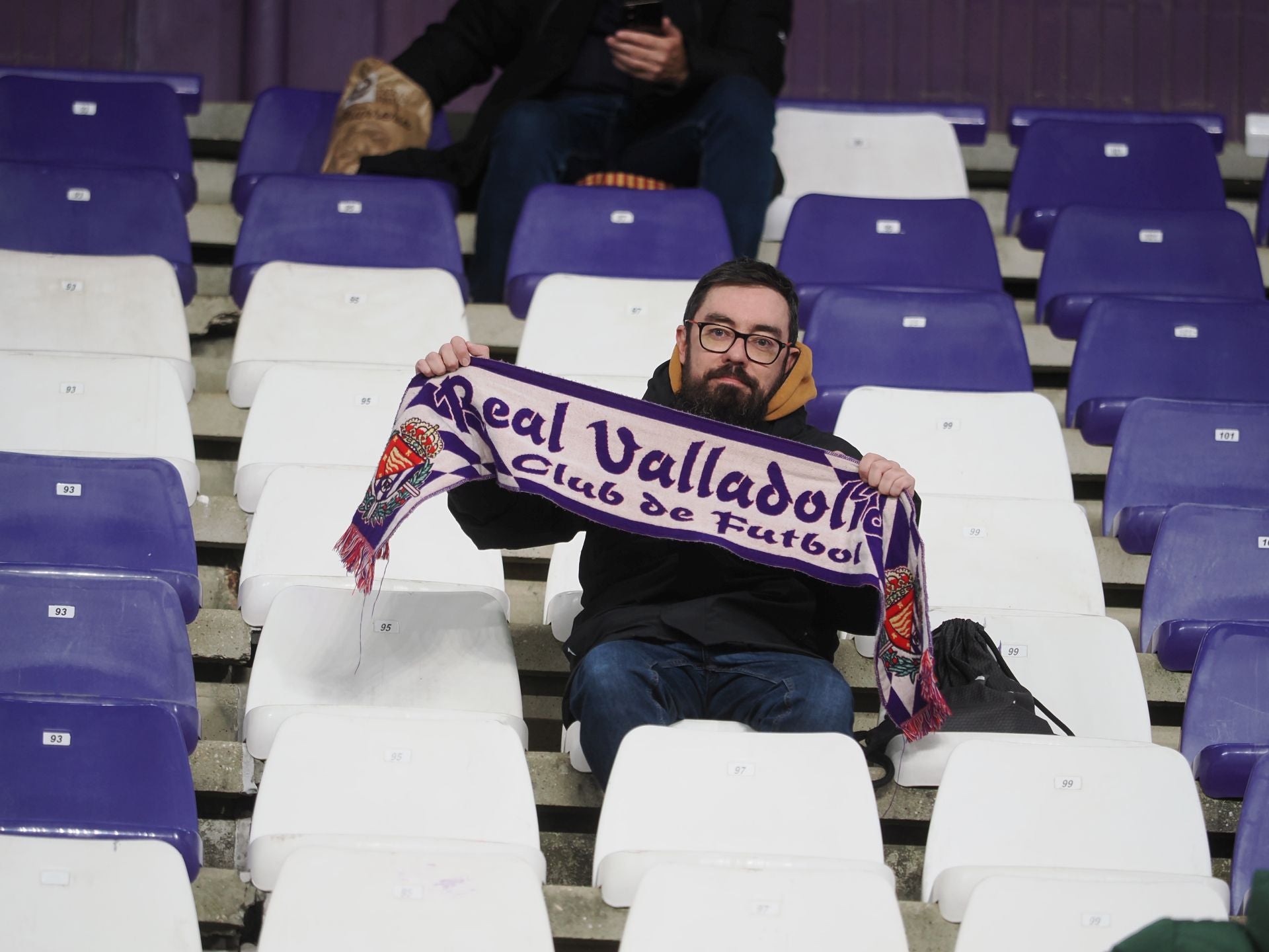 Búscate en la grada del estadio José Zorrilla (2/4)