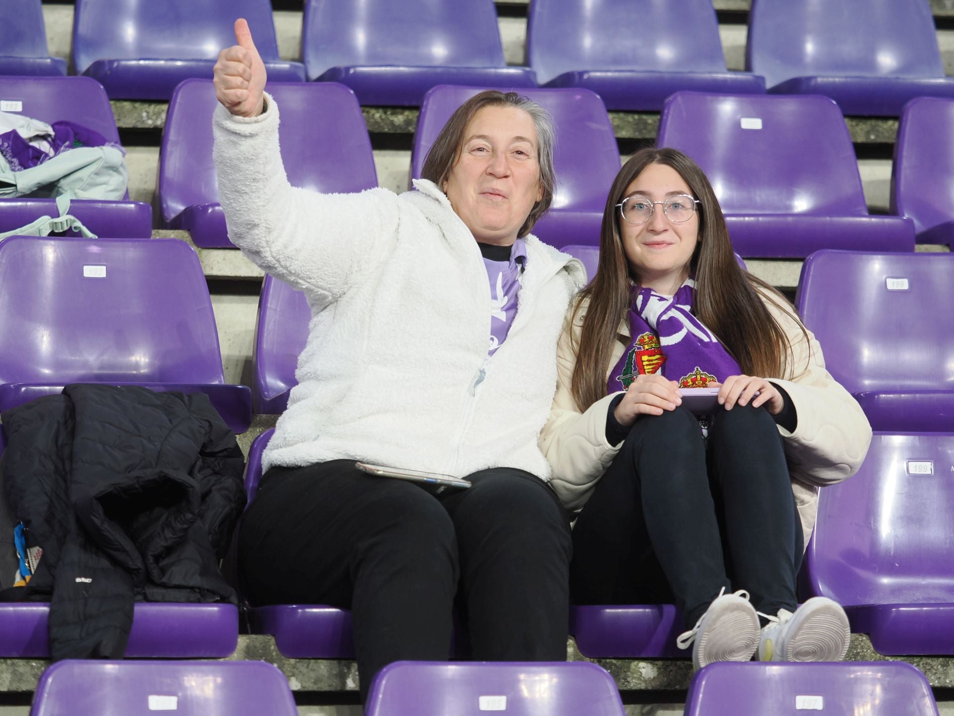 Búscate en la grada del estadio José Zorrilla (2/4)