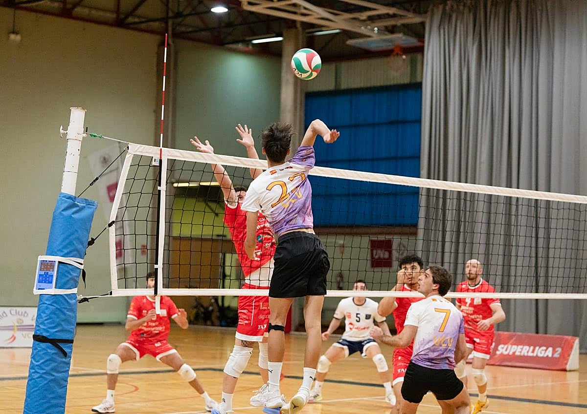 Imagen secundaria 1 - El Universitario VCV no puede con la solidez de la Textil Santanderina