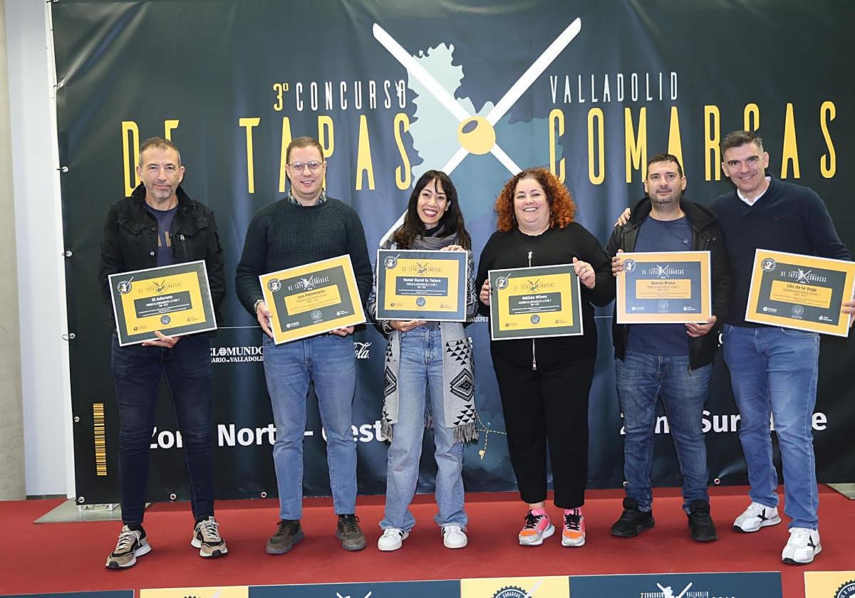 Foto de familia de los ganadores y clasificados de esta fase.