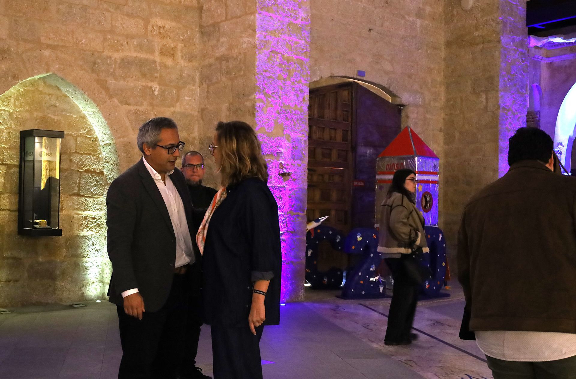 Hospitalarias reinterpreta el cosmos en Palencia