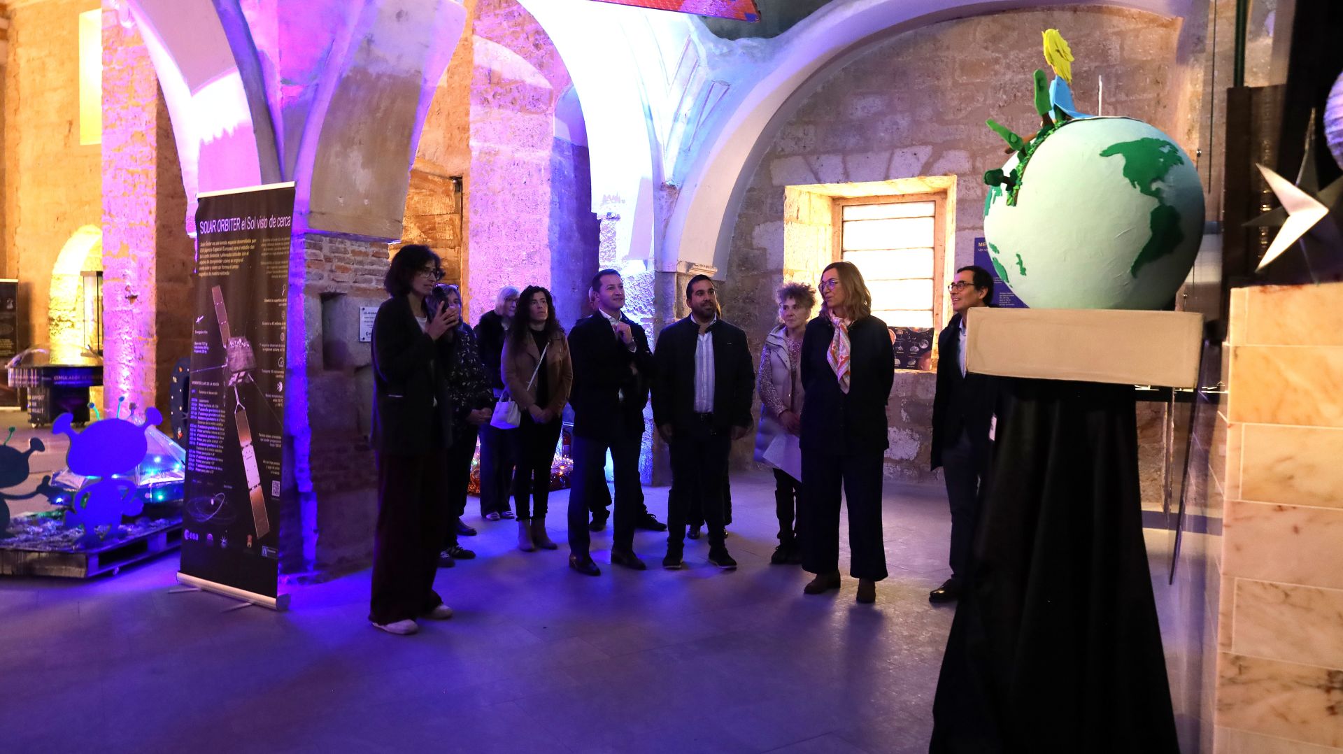 Hospitalarias reinterpreta el cosmos en Palencia