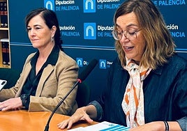 La presidenta de la Diputación, acompañada por Rocío Hervella, durante la presentación.