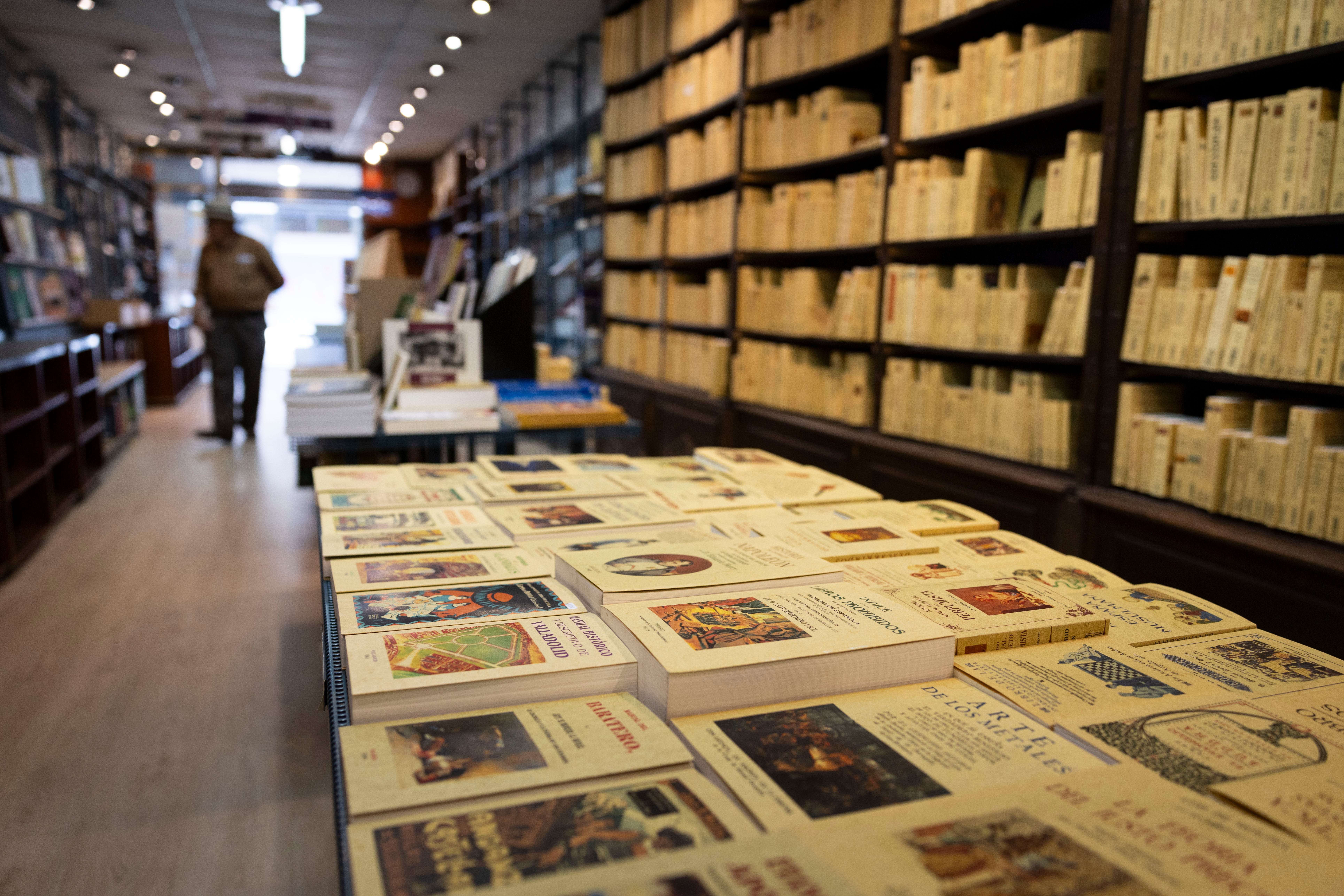 Interior de la librería Maxtor, antes de su traspaso.