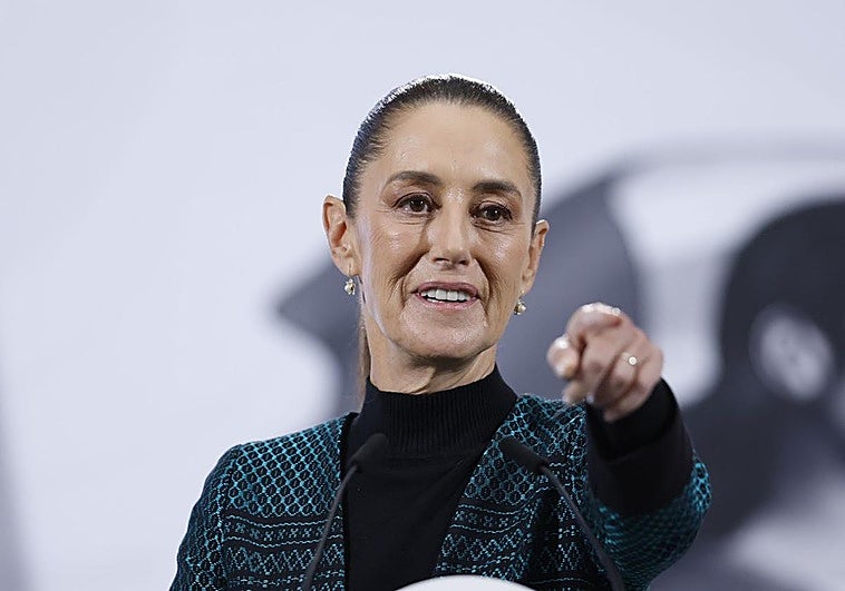 La presidenta de México Claudia Sheinbaum, habla durante una rueda de prensa.