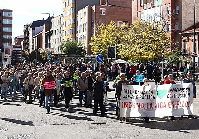 La cabecera de la manifestación inicia el recorrido.