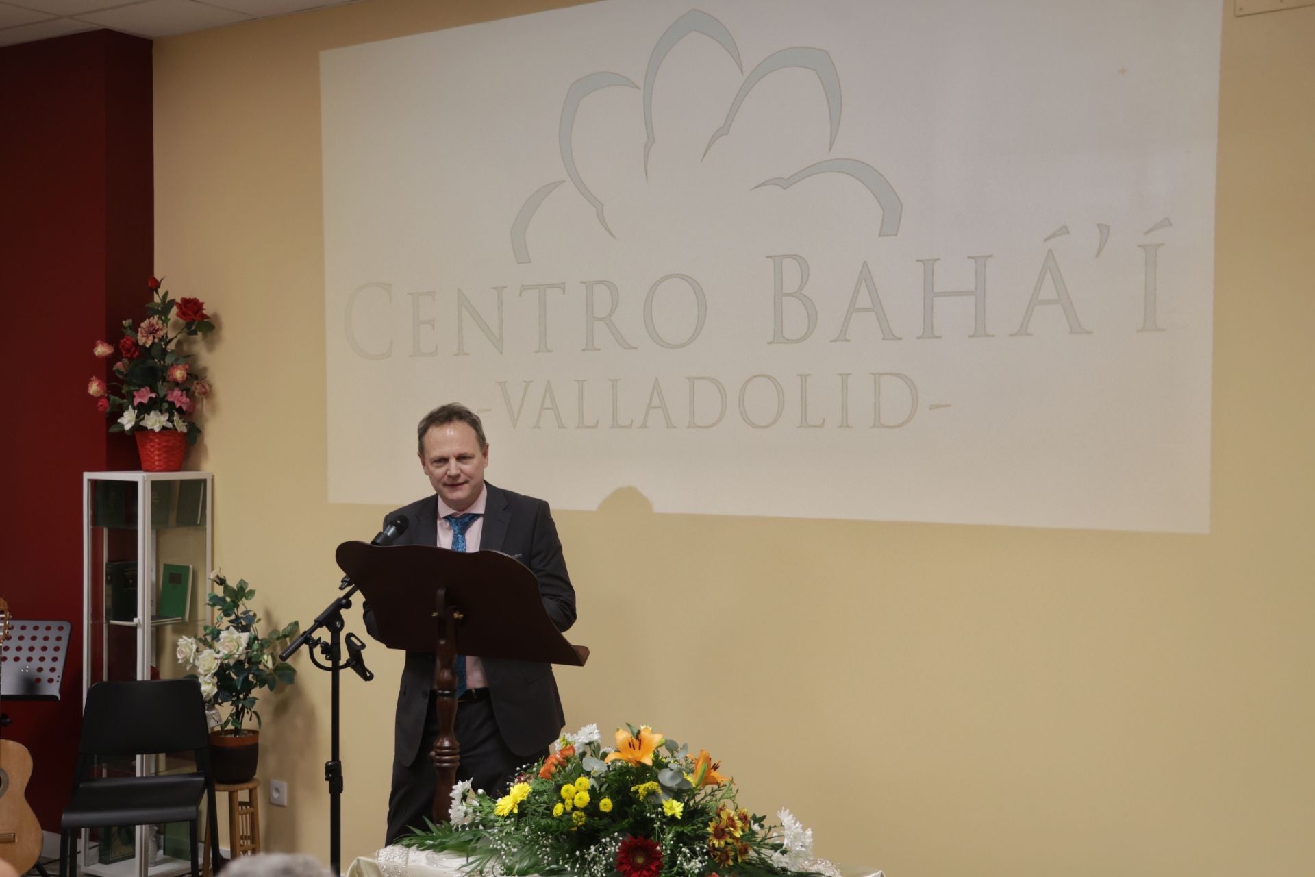 La inauguración de la sede de la religión bahá&#039;i en Valladolid, en imágenes