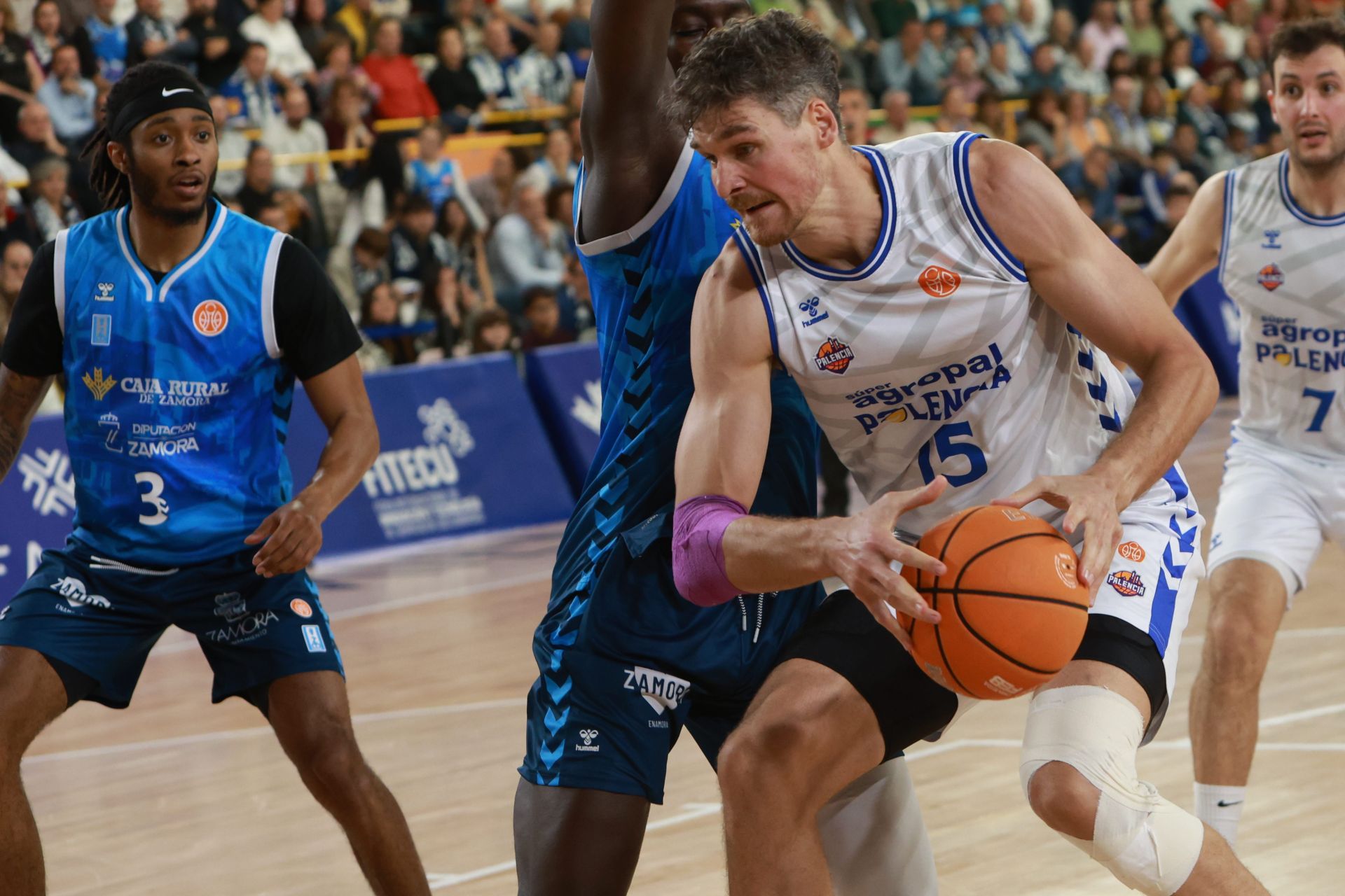 Caja Rural Zamora 77-102 Súper Agropal Palencia