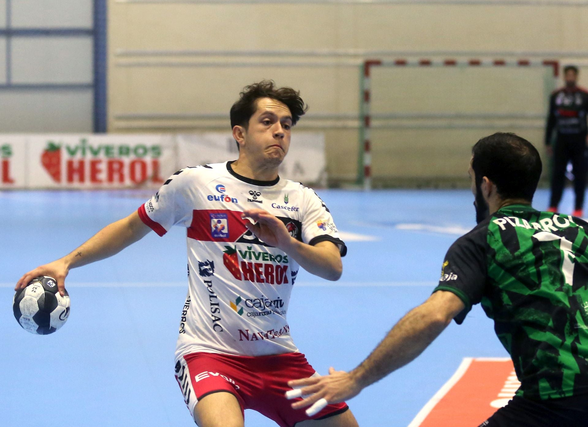 Fotos de la victoria del Balonmano Nava