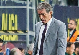 Guillermo Almada, durante el partido en Cádiz.