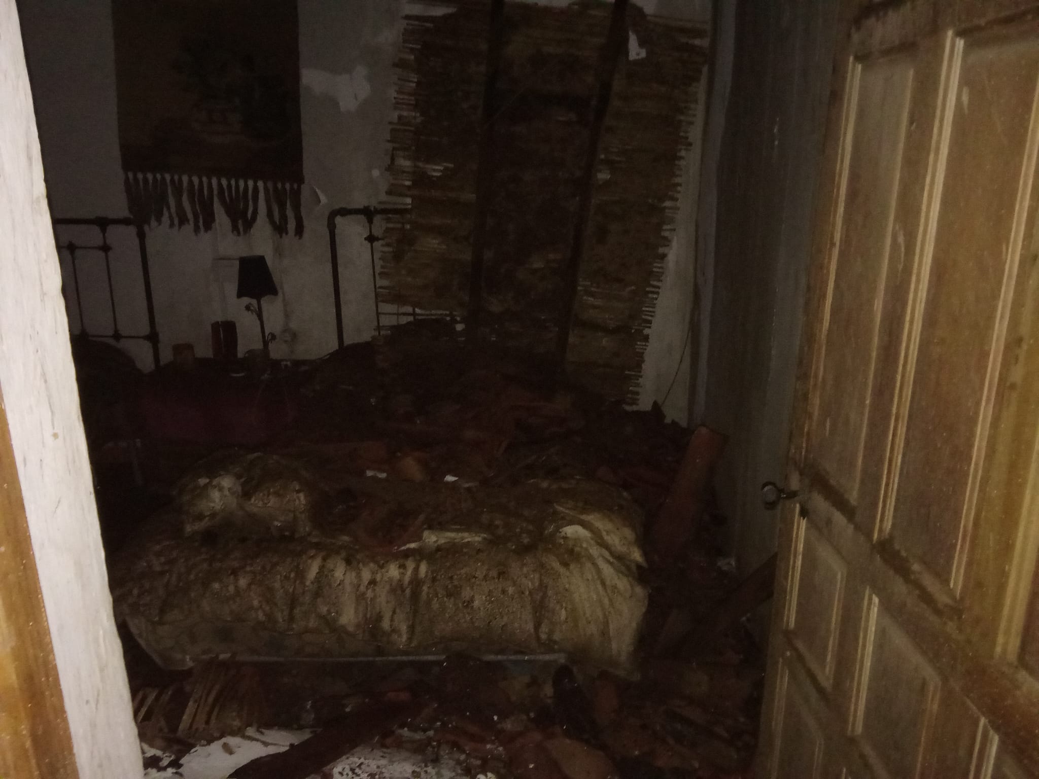 Estado en el que quedó una de las habitaciones de la vivienda.