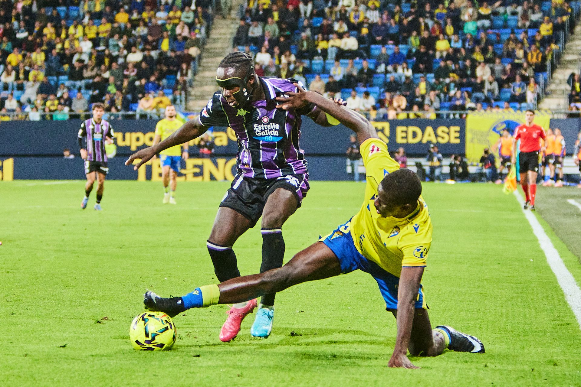 El partido entre el Cádiz y el Real Valladolid, en imágenes (1/2)
