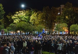Protesta en favor del soterramiento y contra las pantallas acústicas del pasado jueves.
