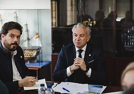 Nicanor Sen, junto al subdelegado del Gobierno en Palencia, Eduardo Santiago.