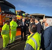 Comisión coordinadora de la campaña de vialidad invernal 2025-2026, este miércoles en la localidad palentina de Dueñas.