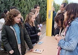 Alumno del IES Santo Tomás de Aquino de Íscar durante una de las actividades organizadas.